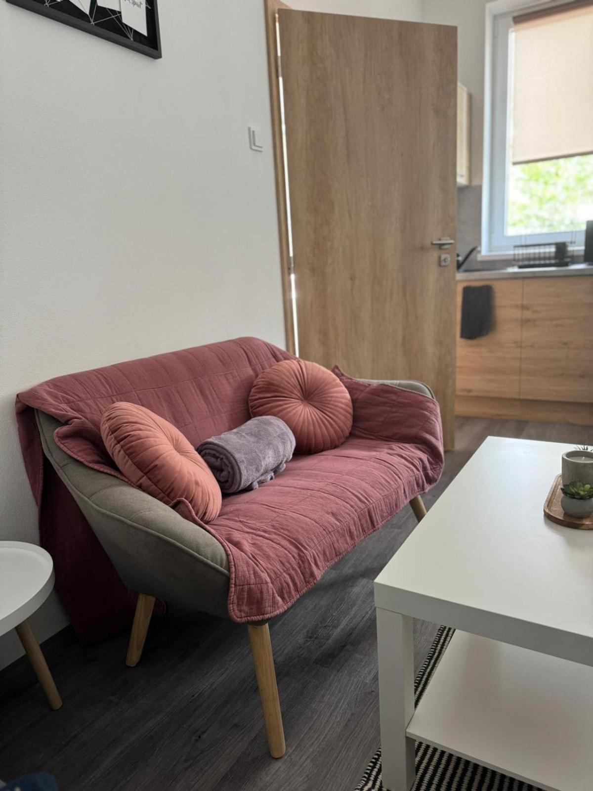 Rathschlag Hobiti Apartman - Sam מראה חיצוני תמונה